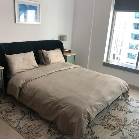 Downtown Boulevard One Bedroom Apt In 29 Blvd غرفة وصالة Burj & Fountain View Master Bedroom Plus 2 Single Beds In Living Room Дубай Экстерьер фото