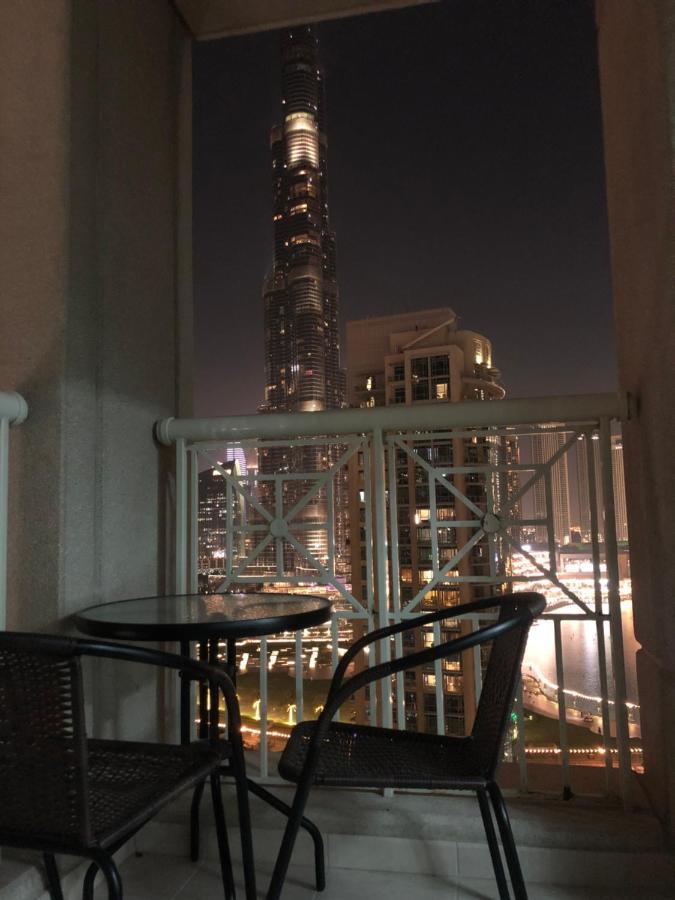 Downtown Boulevard One Bedroom Apt In 29 Blvd غرفة وصالة Burj & Fountain View Master Bedroom Plus 2 Single Beds In Living Room Дубай Экстерьер фото
