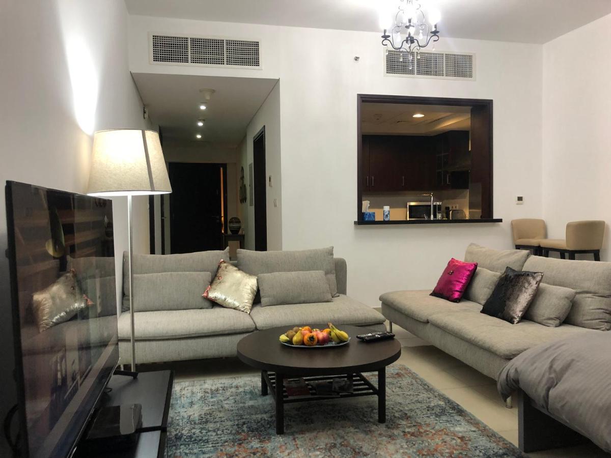 Downtown Boulevard One Bedroom Apt In 29 Blvd غرفة وصالة Burj & Fountain View Master Bedroom Plus 2 Single Beds In Living Room Дубай Экстерьер фото